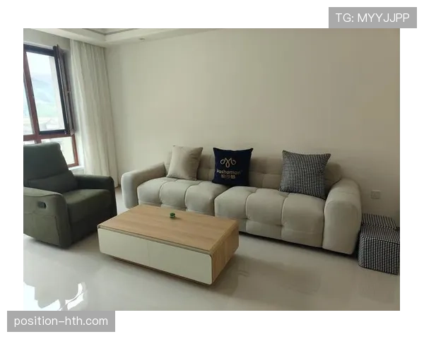 管晨辰的鞋柜，我敢打赌比我家客厅还奢侈吧？